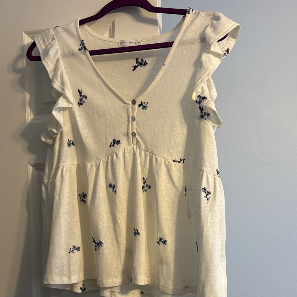 Elegant White Floral Blouse with Ruffle Sleeves